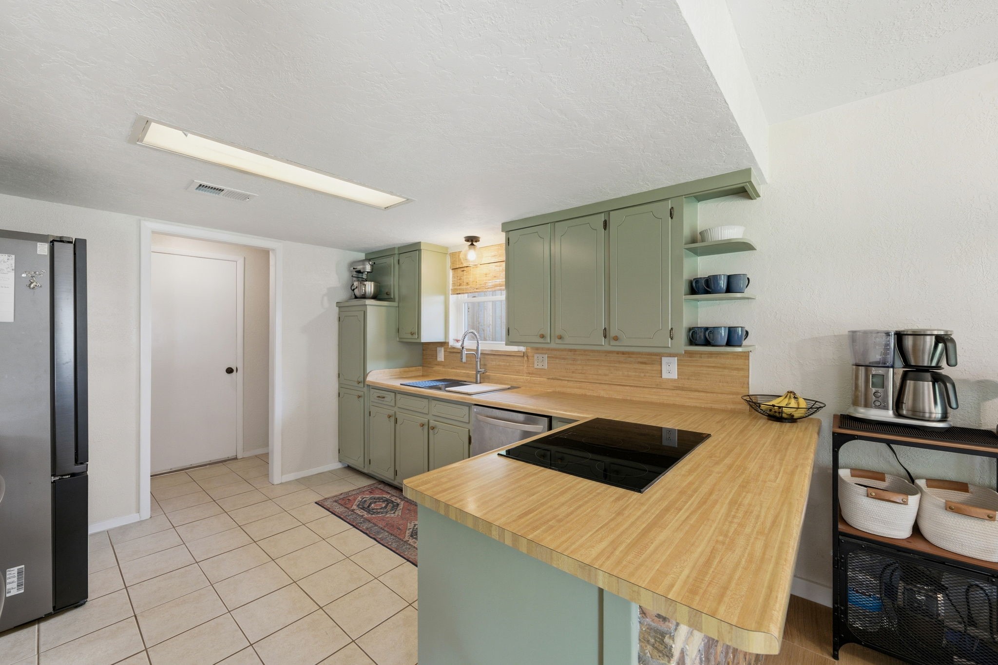 224 Overcrest Drive Benbrook TX 76126