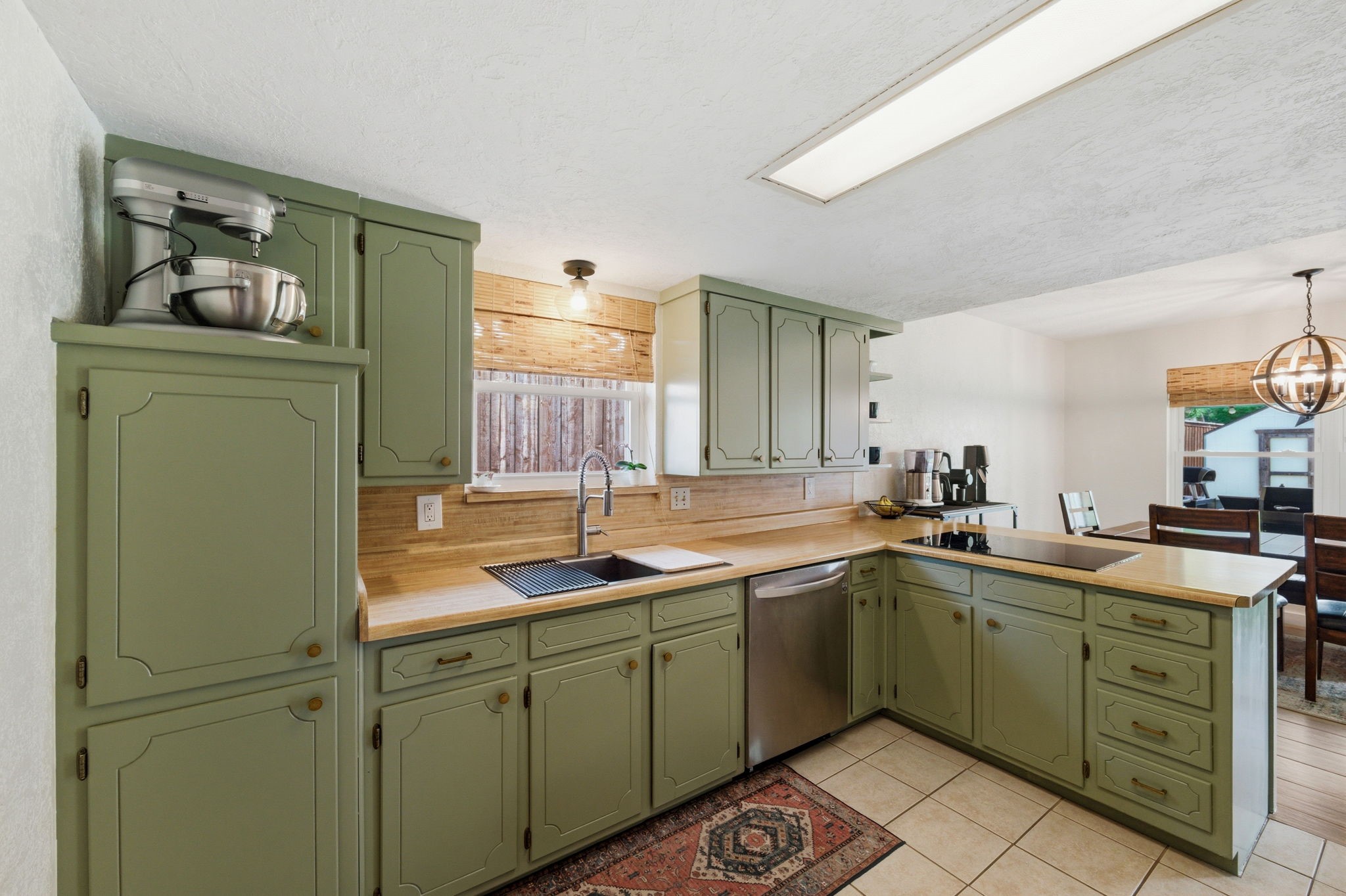 224 Overcrest Drive Benbrook TX 76126