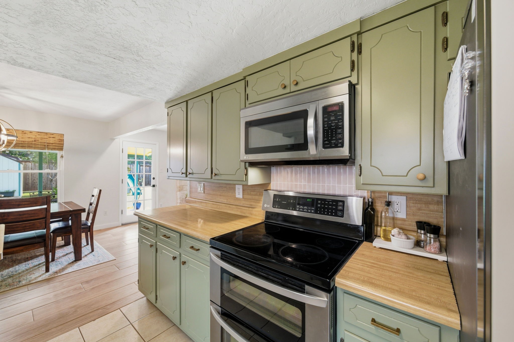 224 Overcrest Drive Benbrook TX 76126