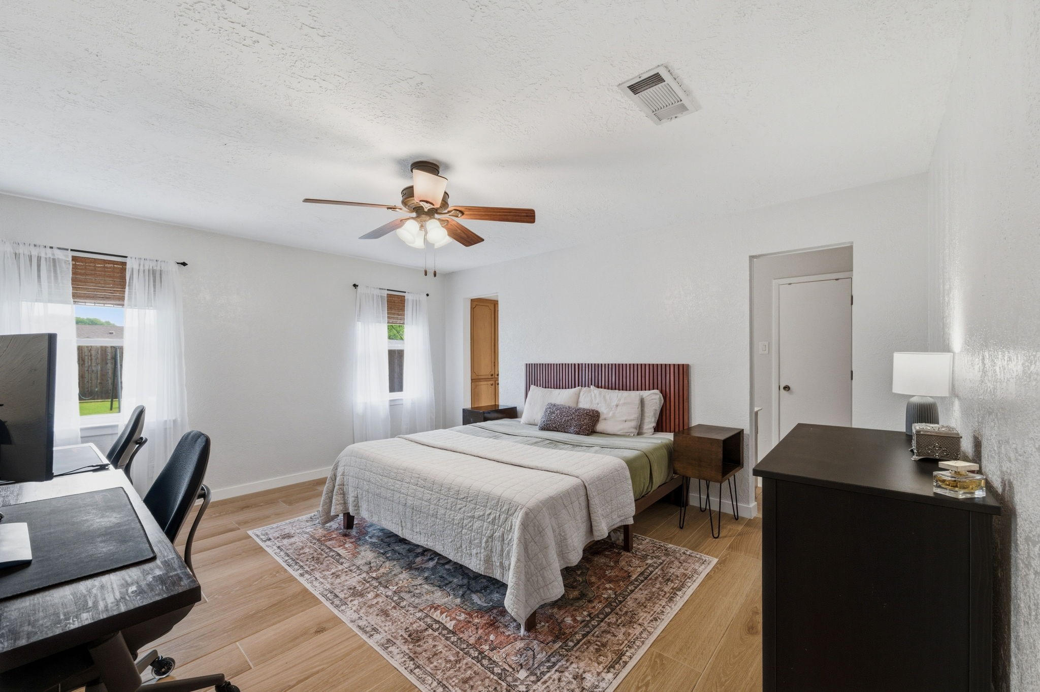 224 Overcrest Drive Benbrook TX 76126
