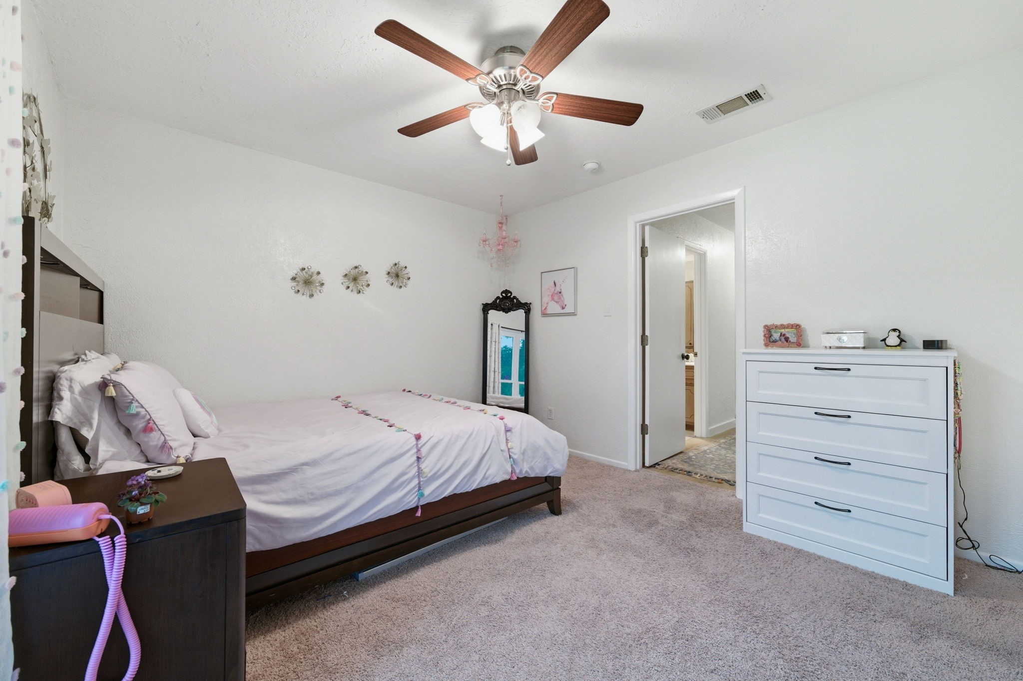 224 Overcrest Drive Benbrook TX 76126