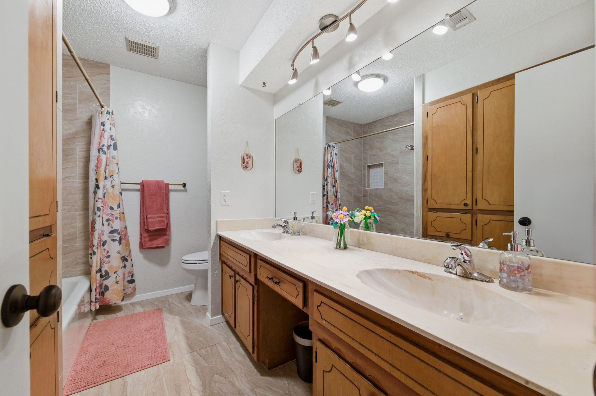 224 Overcrest Drive Benbrook TX 76126