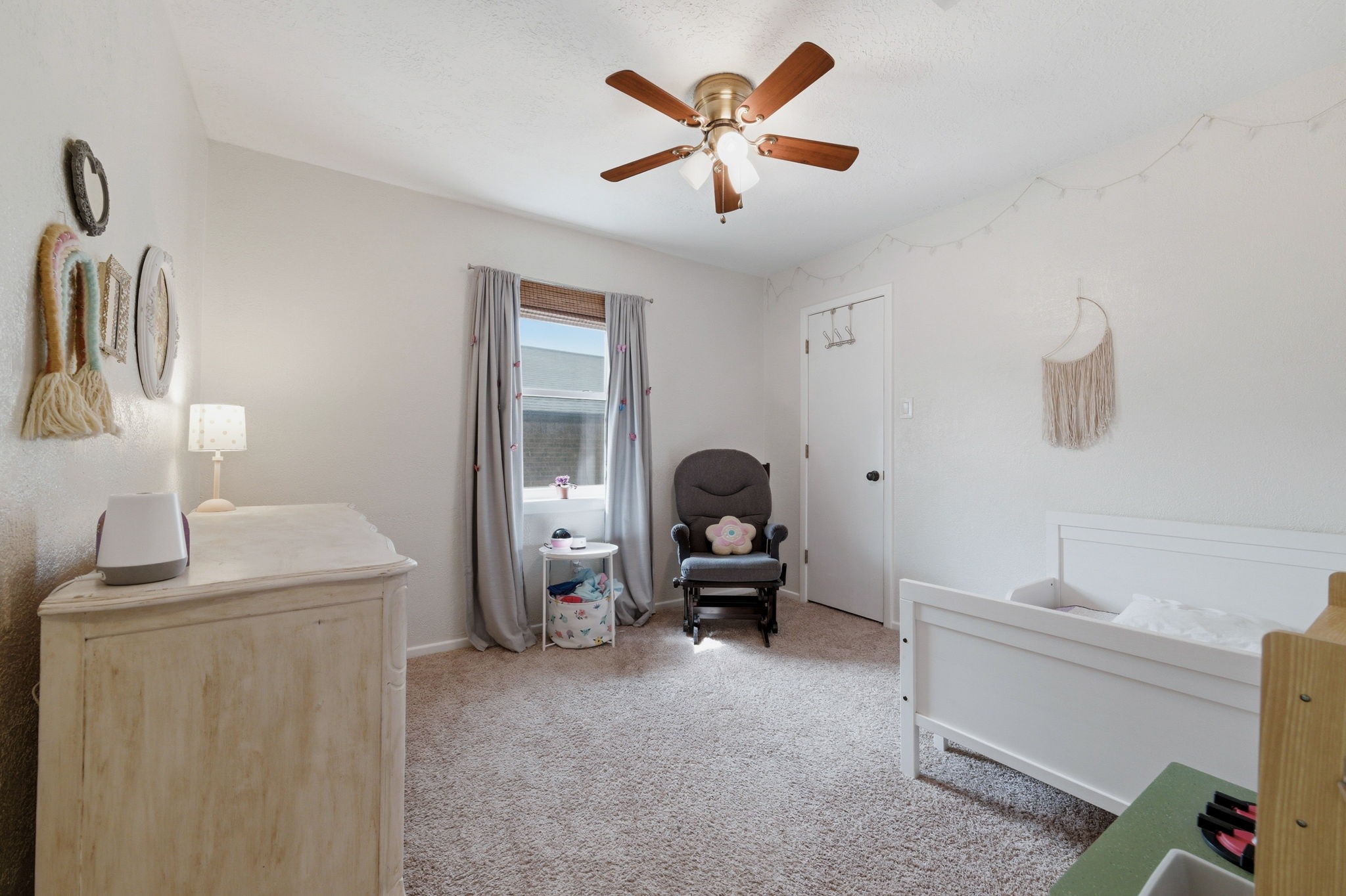 224 Overcrest Drive Benbrook TX 76126