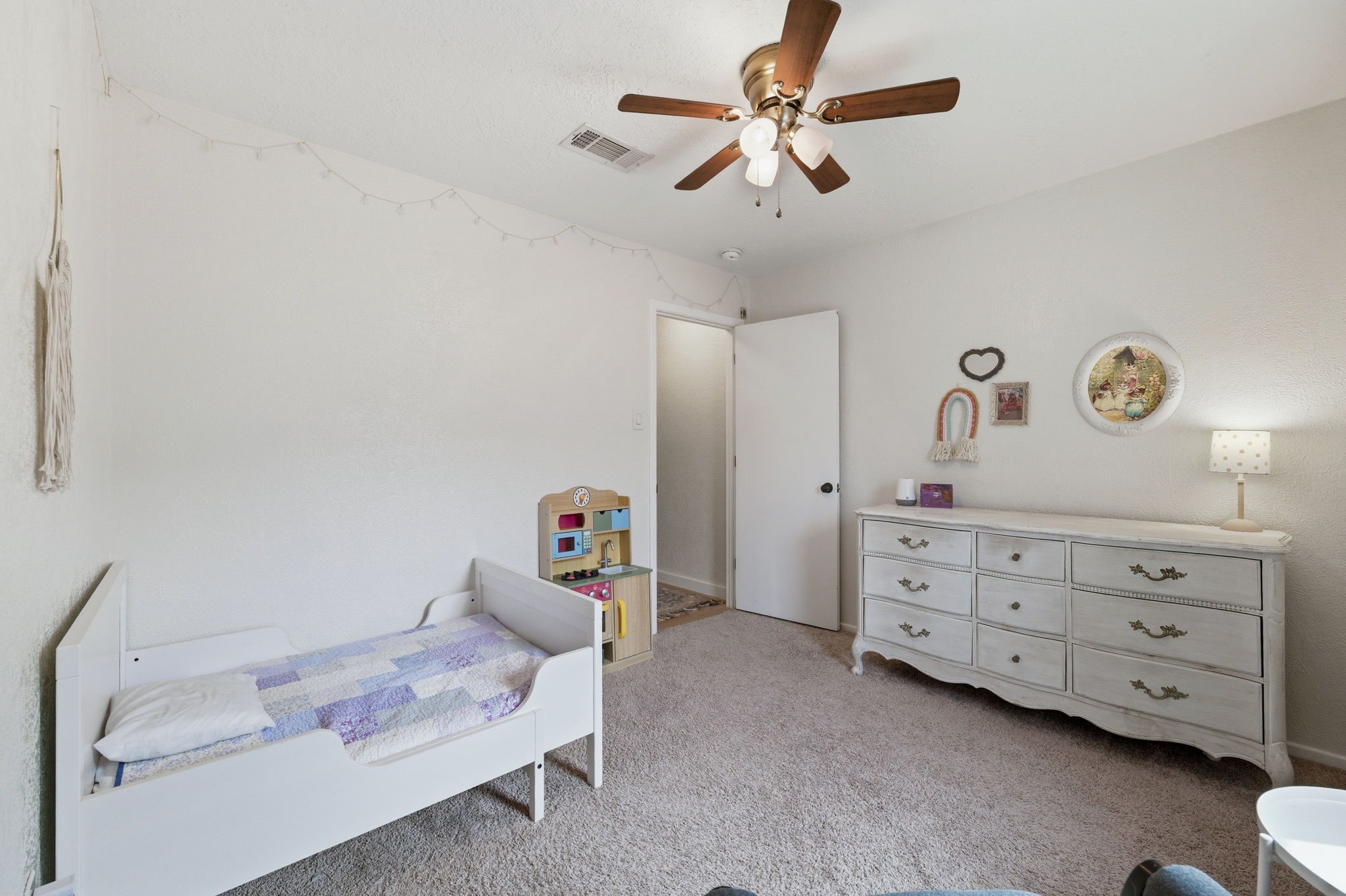 224 Overcrest Drive Benbrook TX 76126
