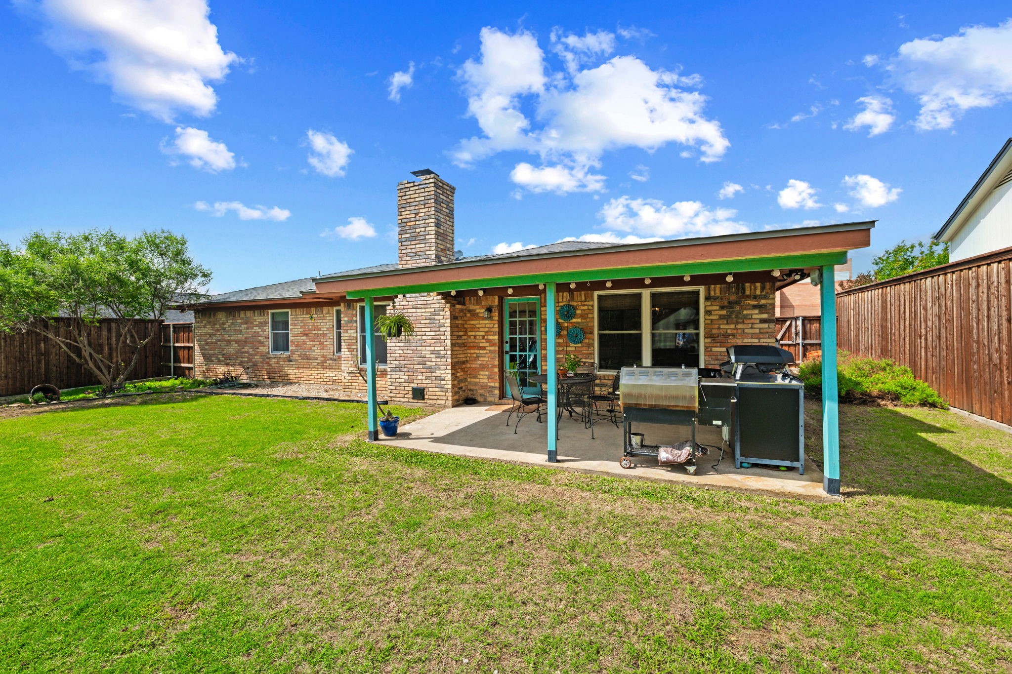 224 Overcrest Drive Benbrook TX 76126
