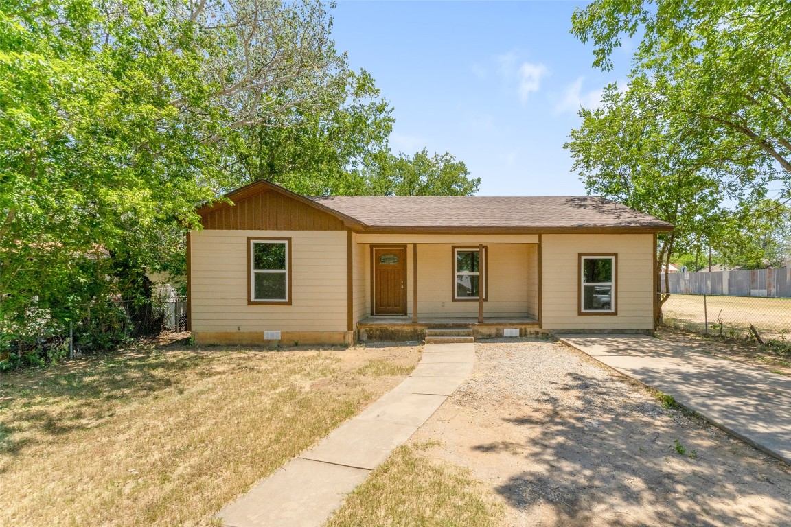 2206 Avenue B Brownwood TX 76801