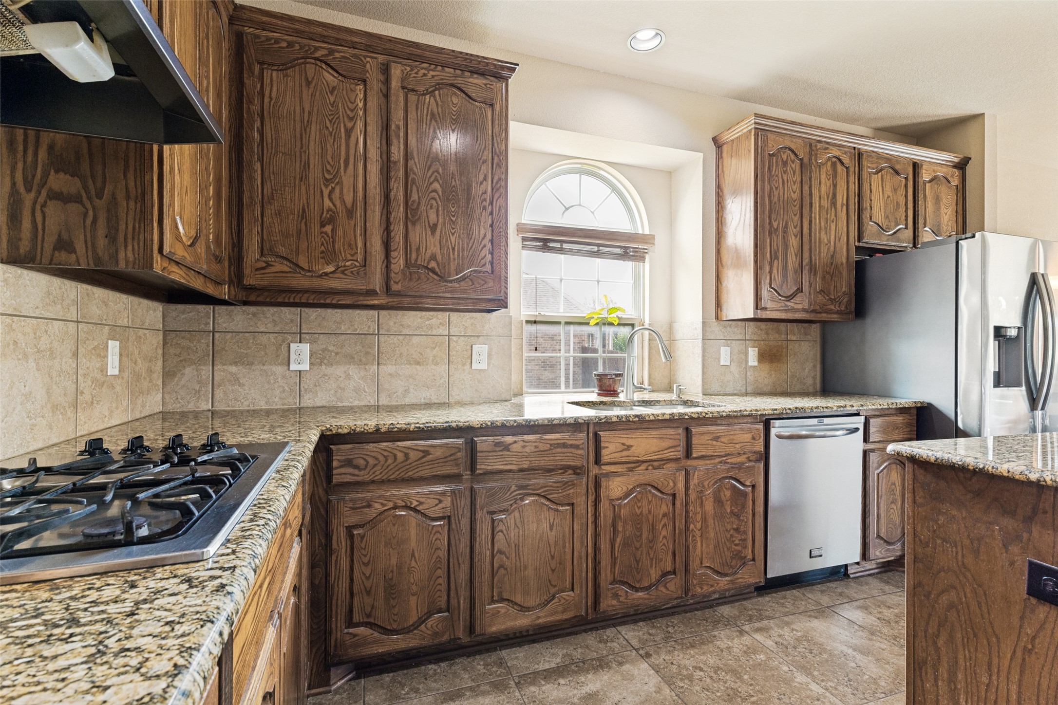 1635 Desert Hills Drive Fort Worth TX 76052