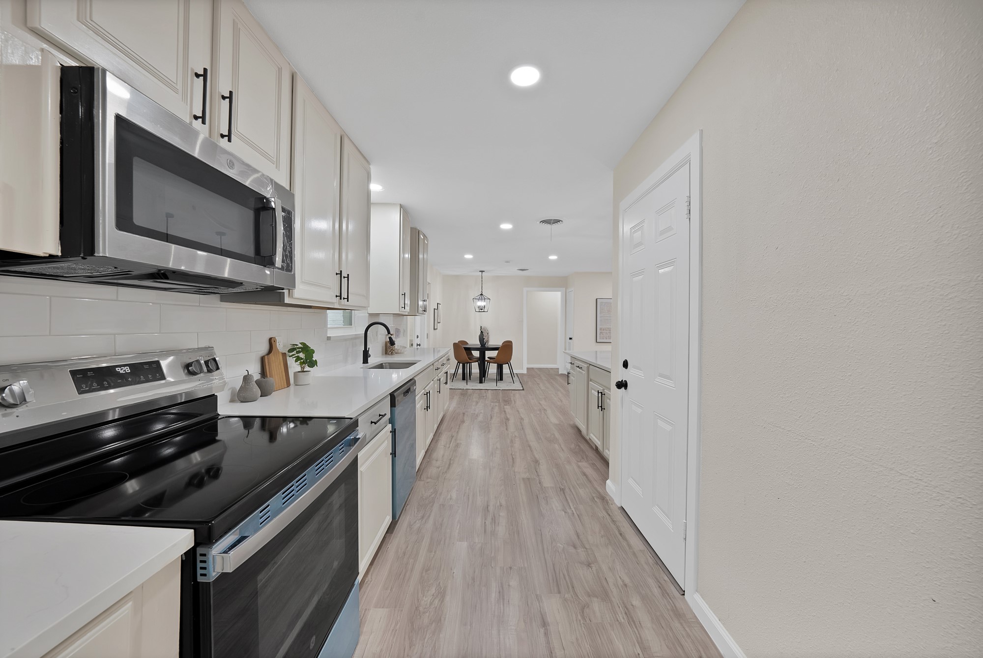 2013 Monaco Court Arlington TX 76010