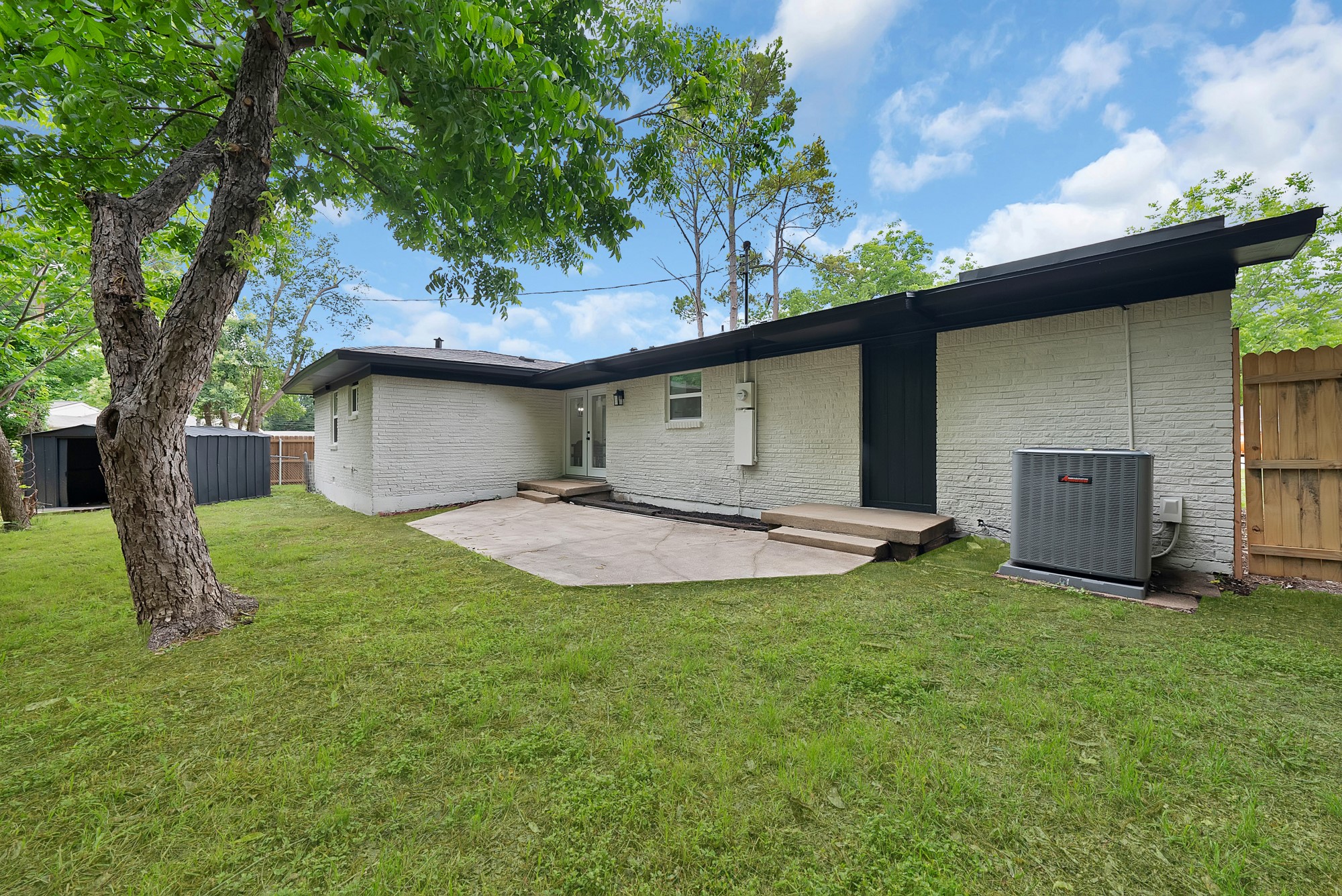 2013 Monaco Court Arlington TX 76010