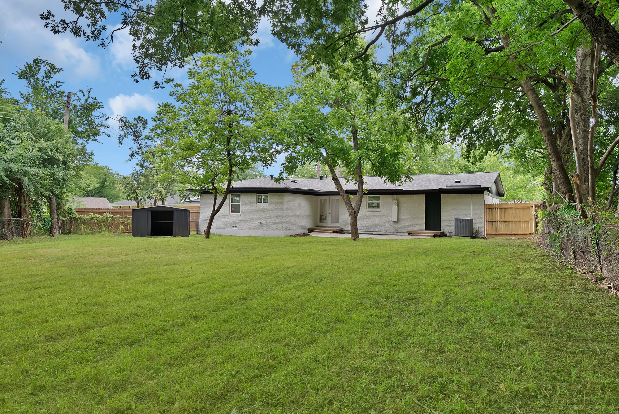 2013 Monaco Court Arlington TX 76010