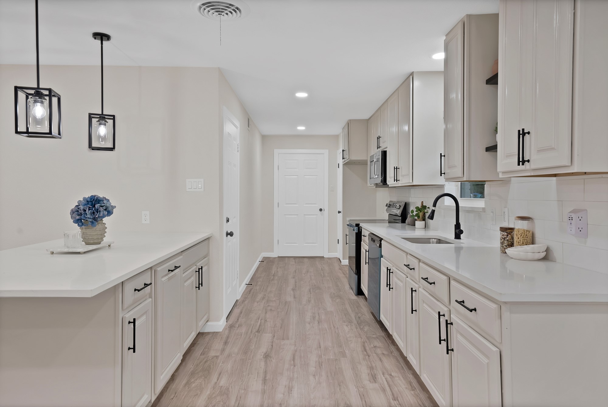 2013 Monaco Court Arlington TX 76010
