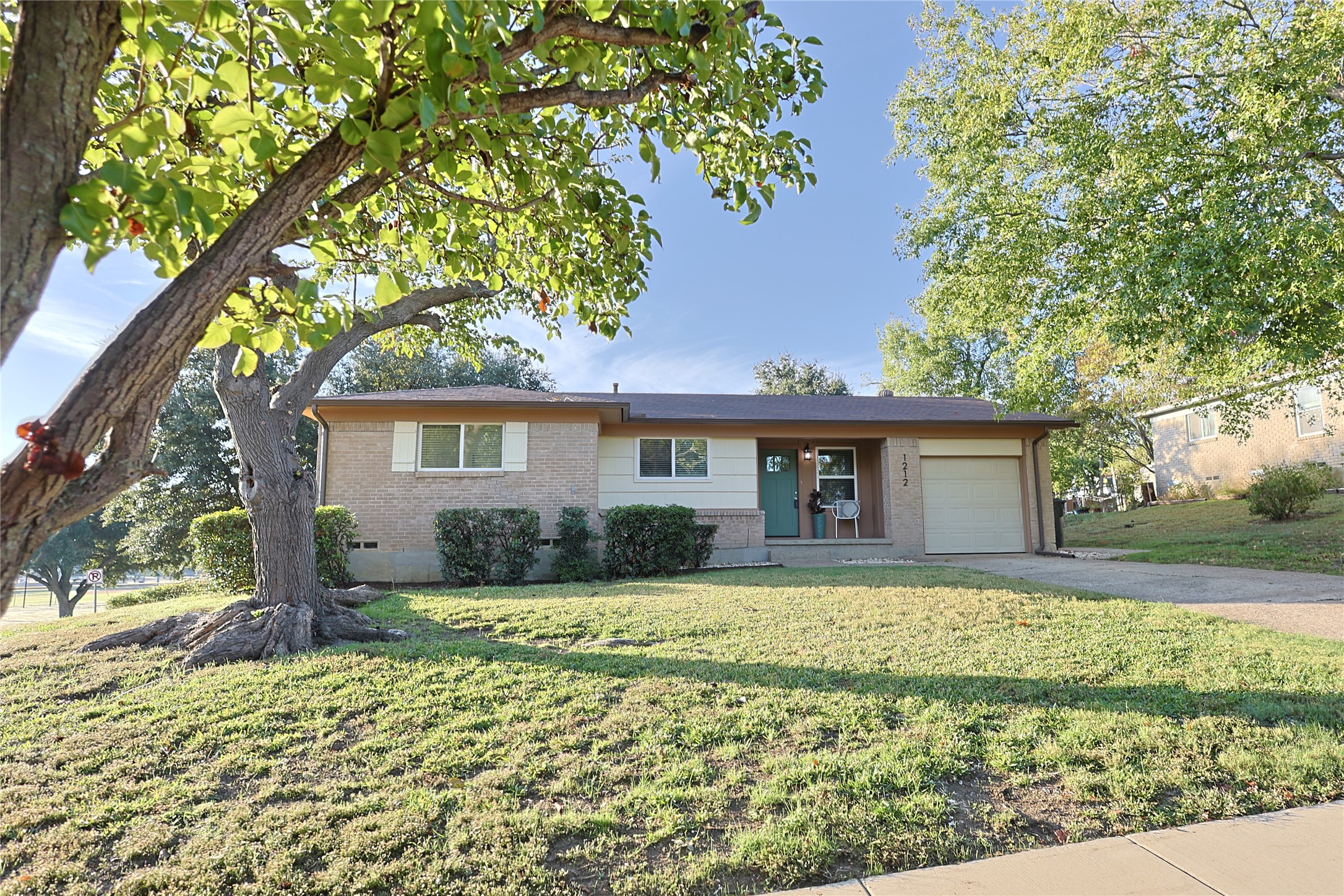 1212 E Alan Avenue Carrollton TX 75006