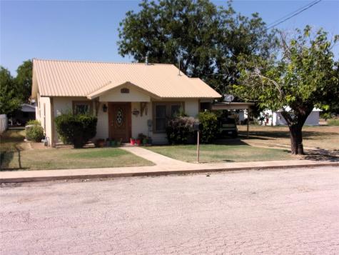 1706 W Dry Street San Saba TX 76877