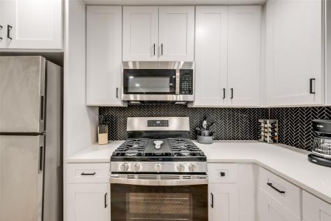 1103 W Russell Avenue Carrollton TX 75006