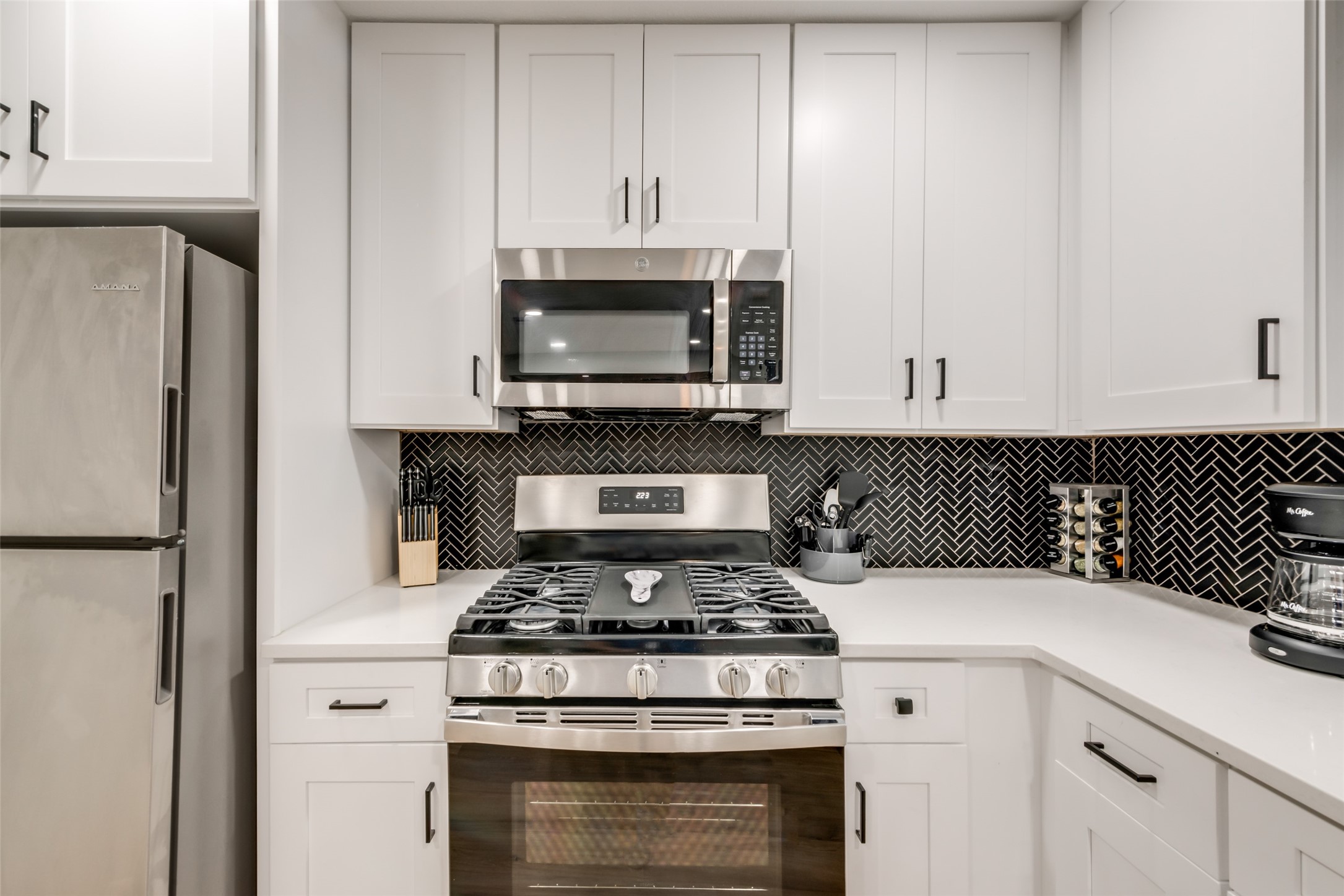 1103 W Russell Avenue Carrollton TX 75006