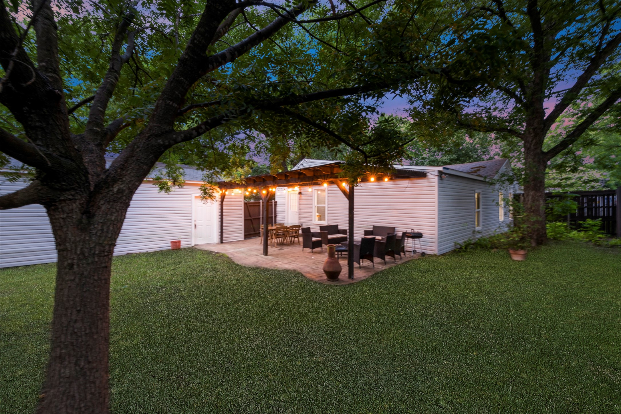 1103 W Russell Avenue Carrollton TX 75006