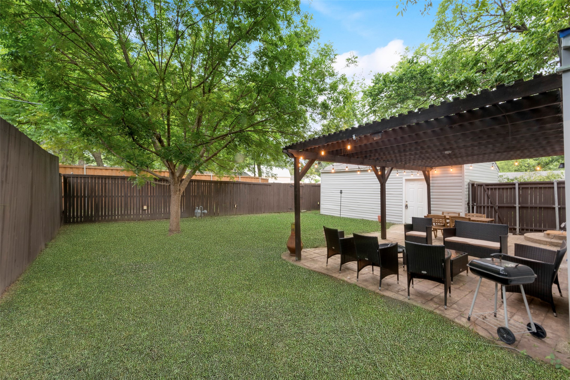 1103 W Russell Avenue Carrollton TX 75006