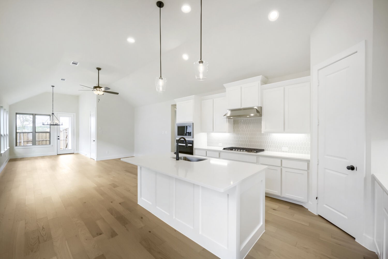 6004 Davis Knoll Fort Worth TX 76126