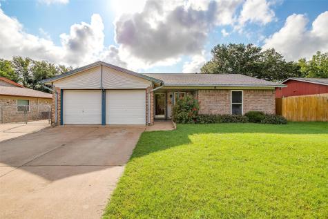 929 Skelly Street Crowley TX 76036