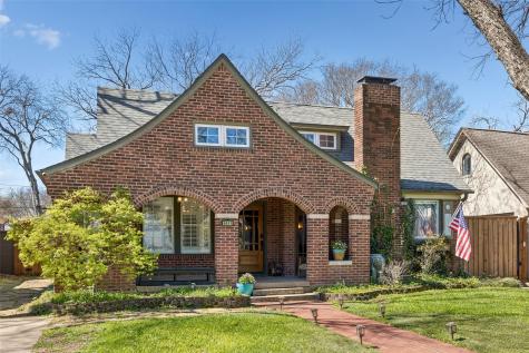 1011 N Clinton Avenue Dallas TX 75208