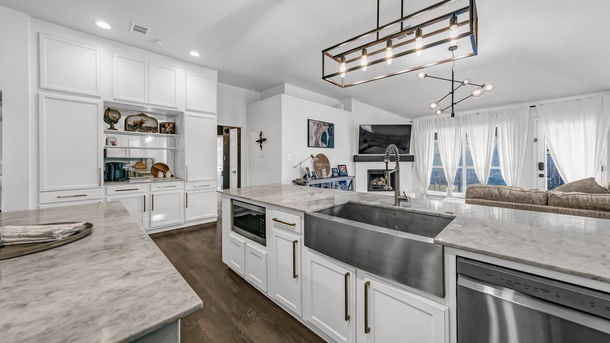 1009 Brown Street Burleson TX 76028