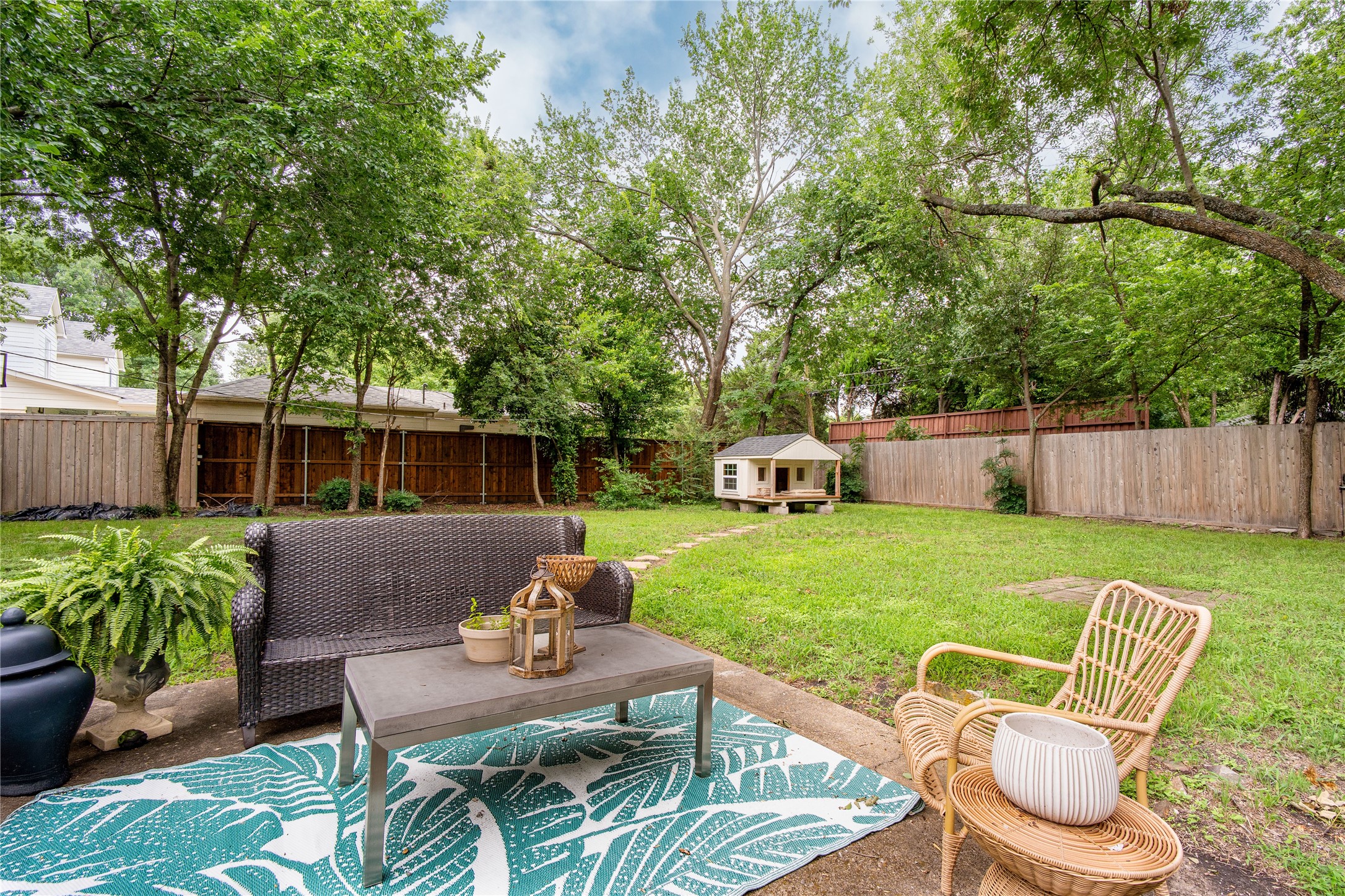 1511 Verano Drive Dallas TX 75218