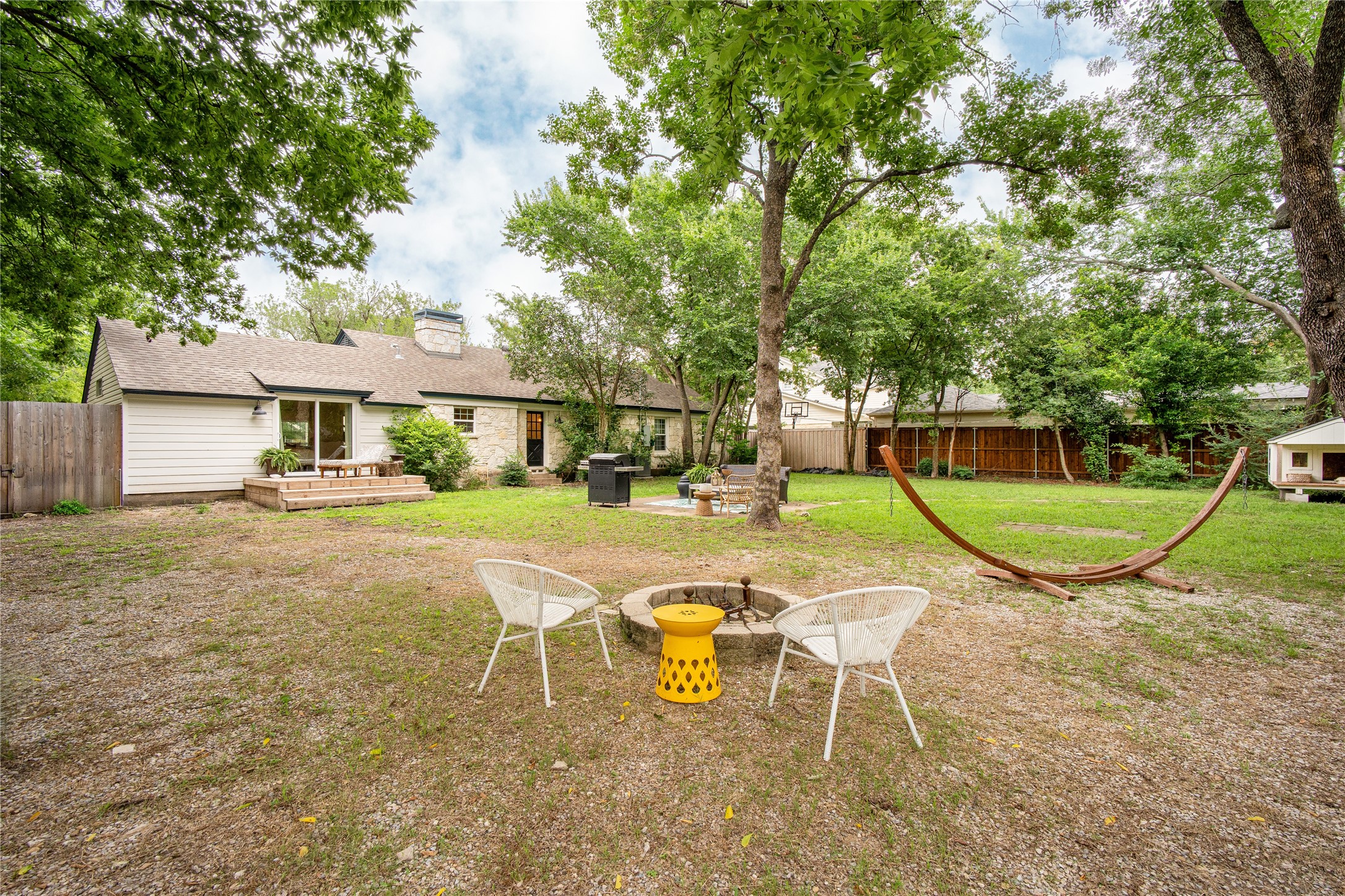 1511 Verano Drive Dallas TX 75218