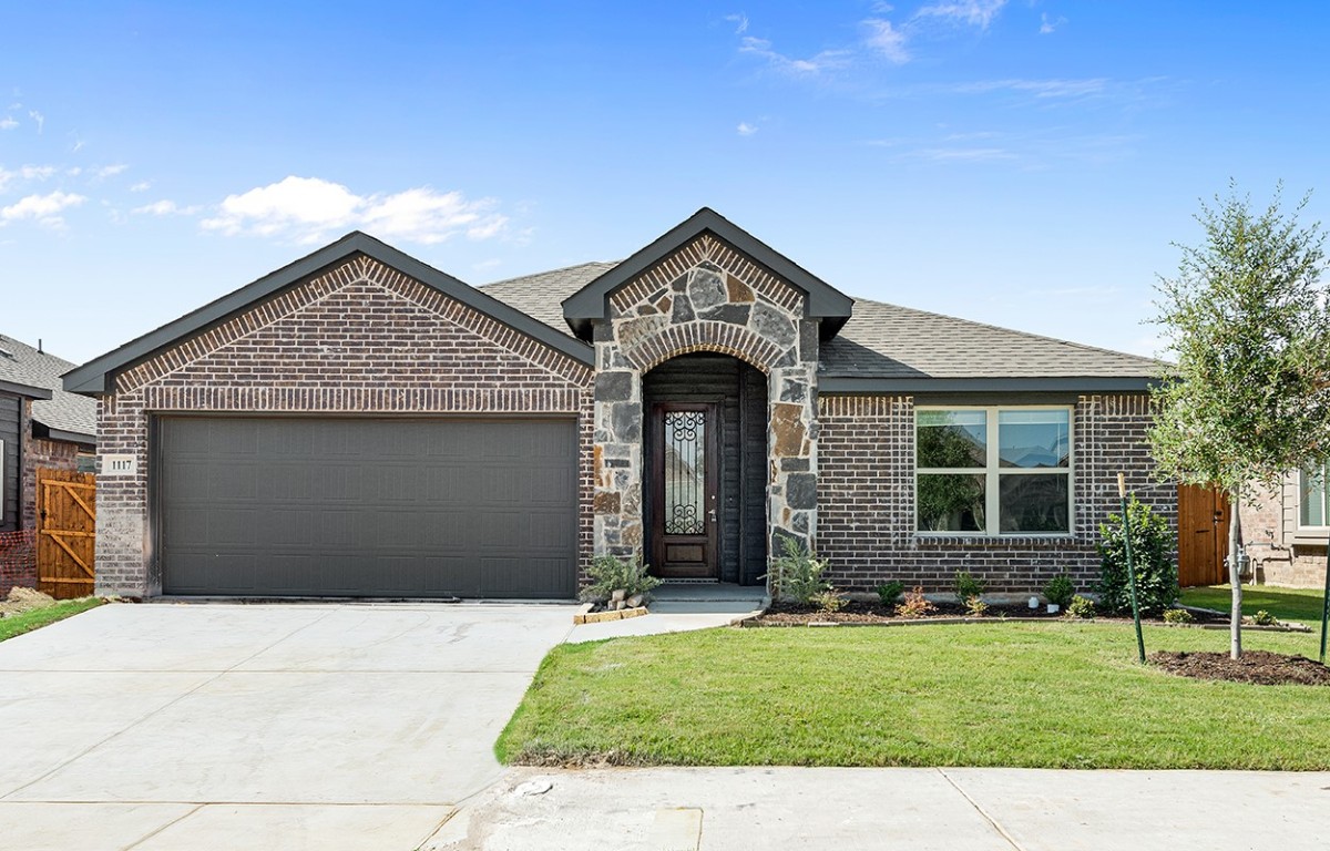 1117 Country Glen Drive Godley TX 76044