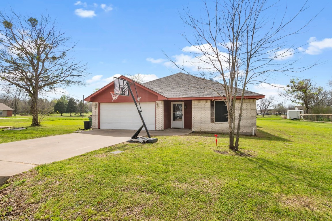 214 E Woodland Street Mabank TX 75147