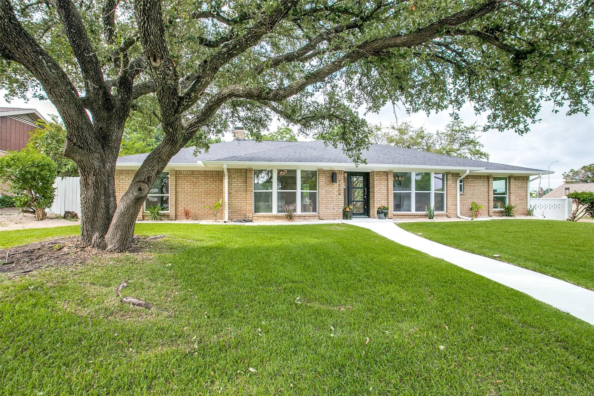 7208 Fernmeadow Drive Dallas TX 75248