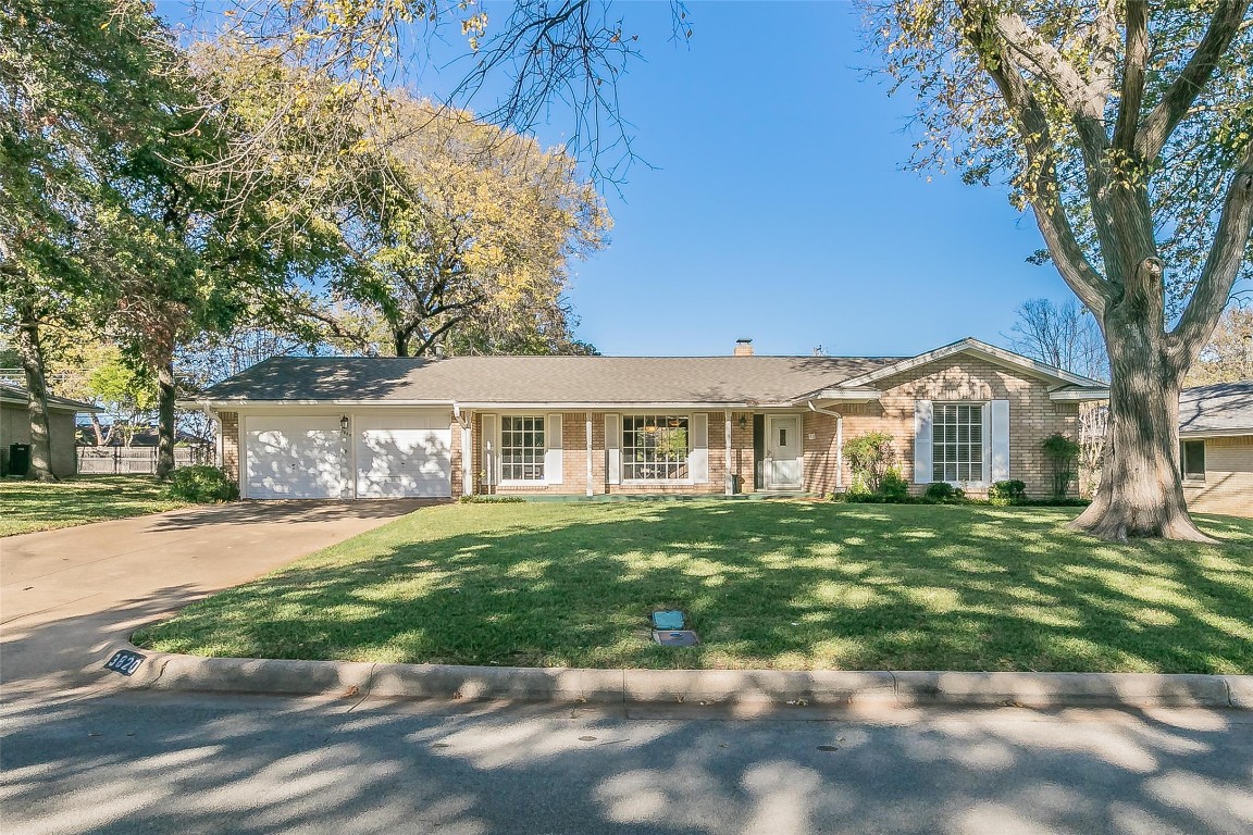 3820 Glenmont Drive Fort Worth TX 76133