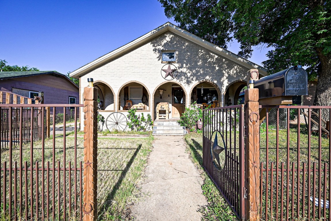 3111 Clinton Avenue Fort Worth TX 76106