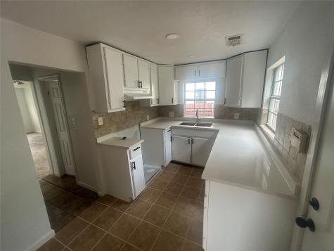 4837 Baldwin Street Dallas TX 75210