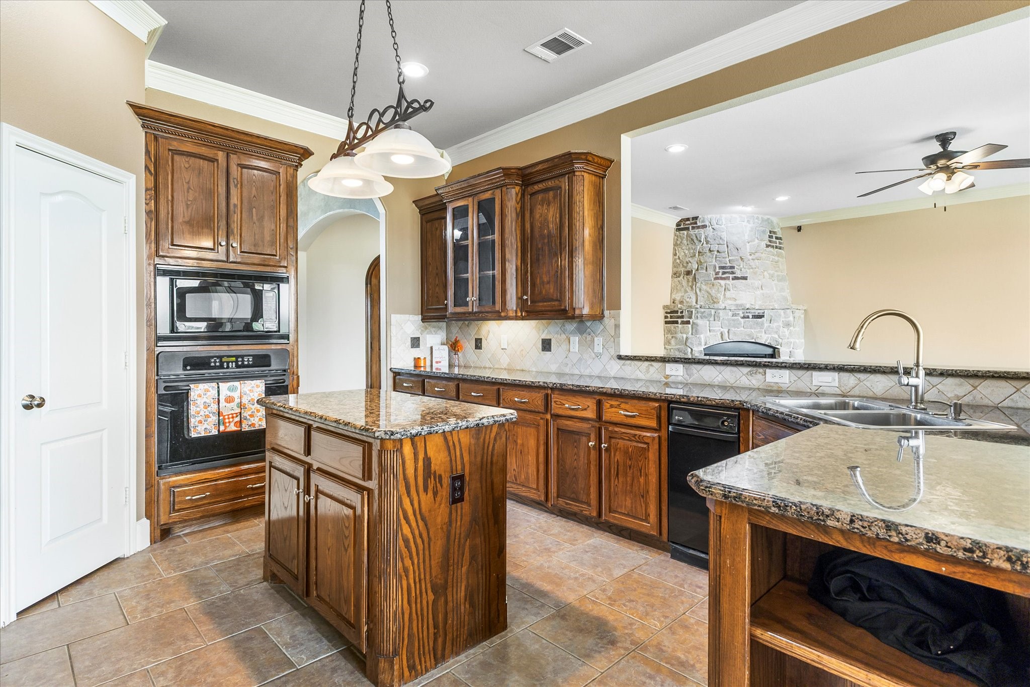 10270 County Road 213 Talty TX 75126