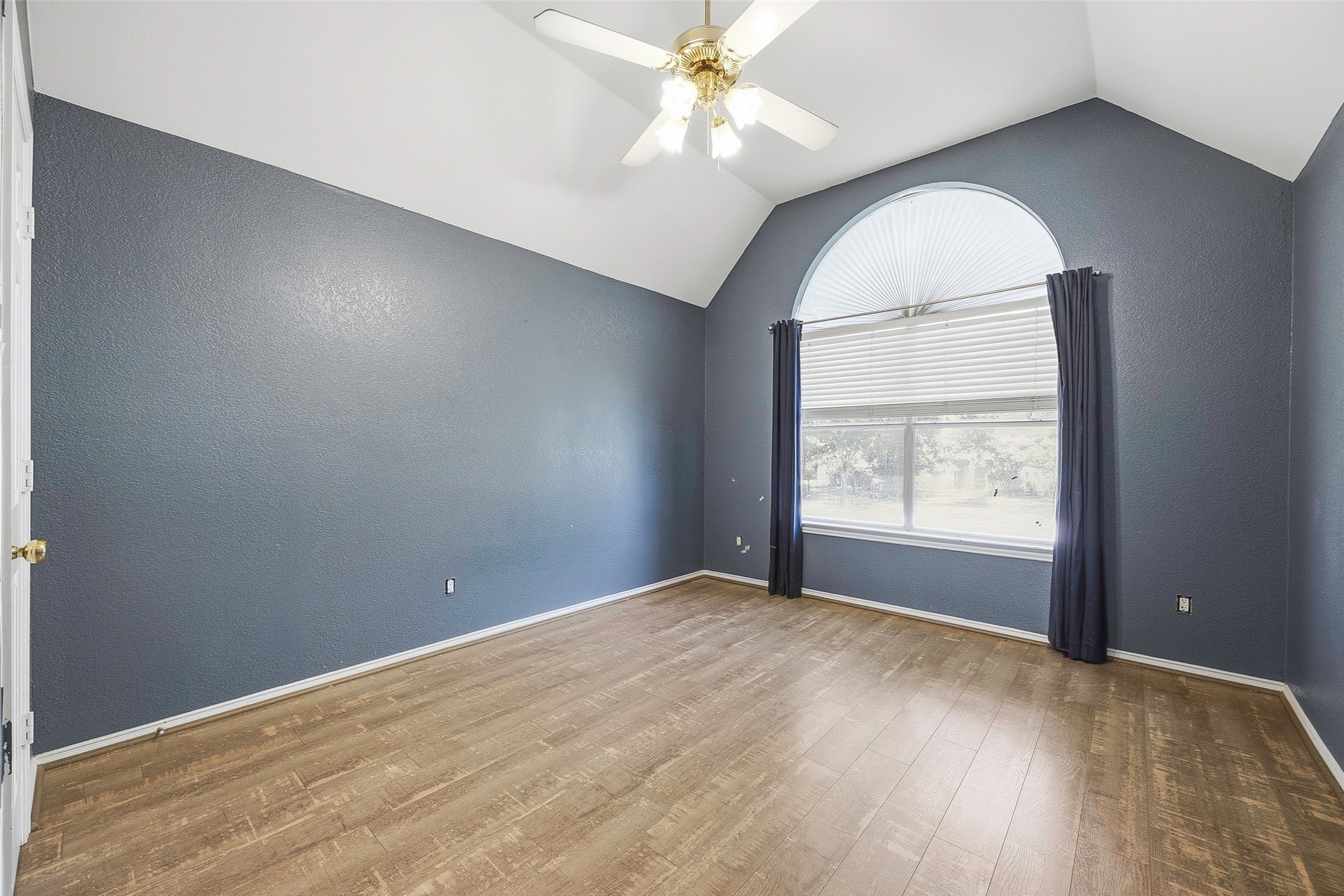 6713 Westbury Court Benbrook TX 76132