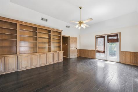 6713 Westbury Court Benbrook TX 76132
