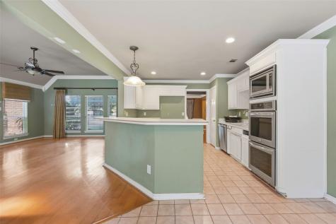 6713 Westbury Court Benbrook TX 76132