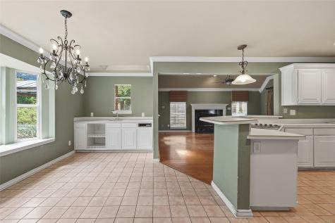 6713 Westbury Court Benbrook TX 76132