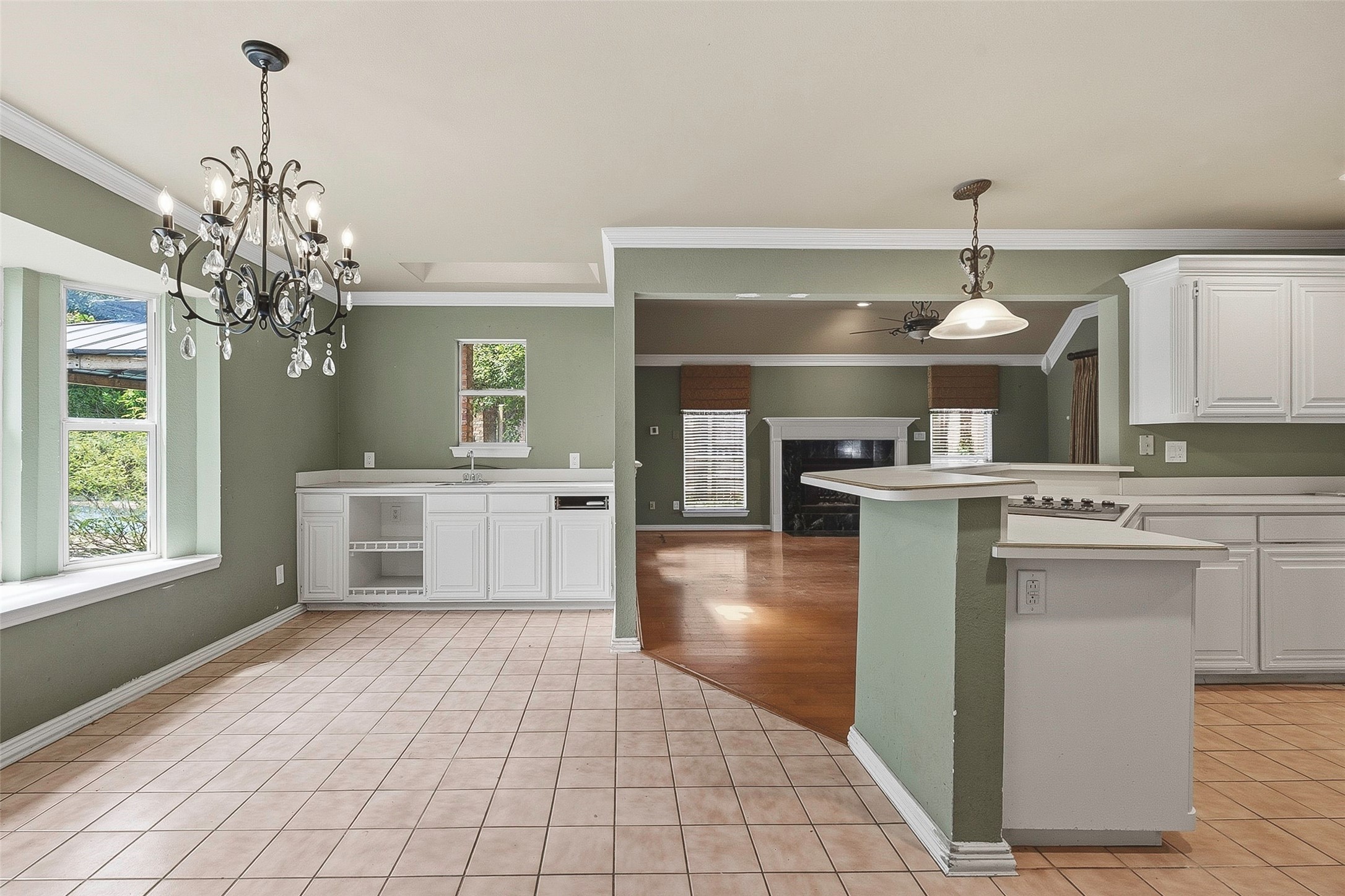 6713 Westbury Court Benbrook TX 76132