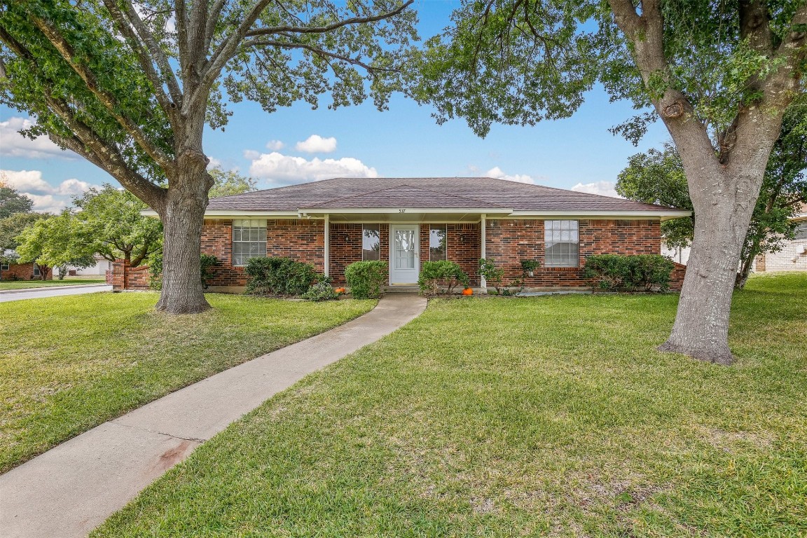 537 Cambridge Drive Desoto TX 75115