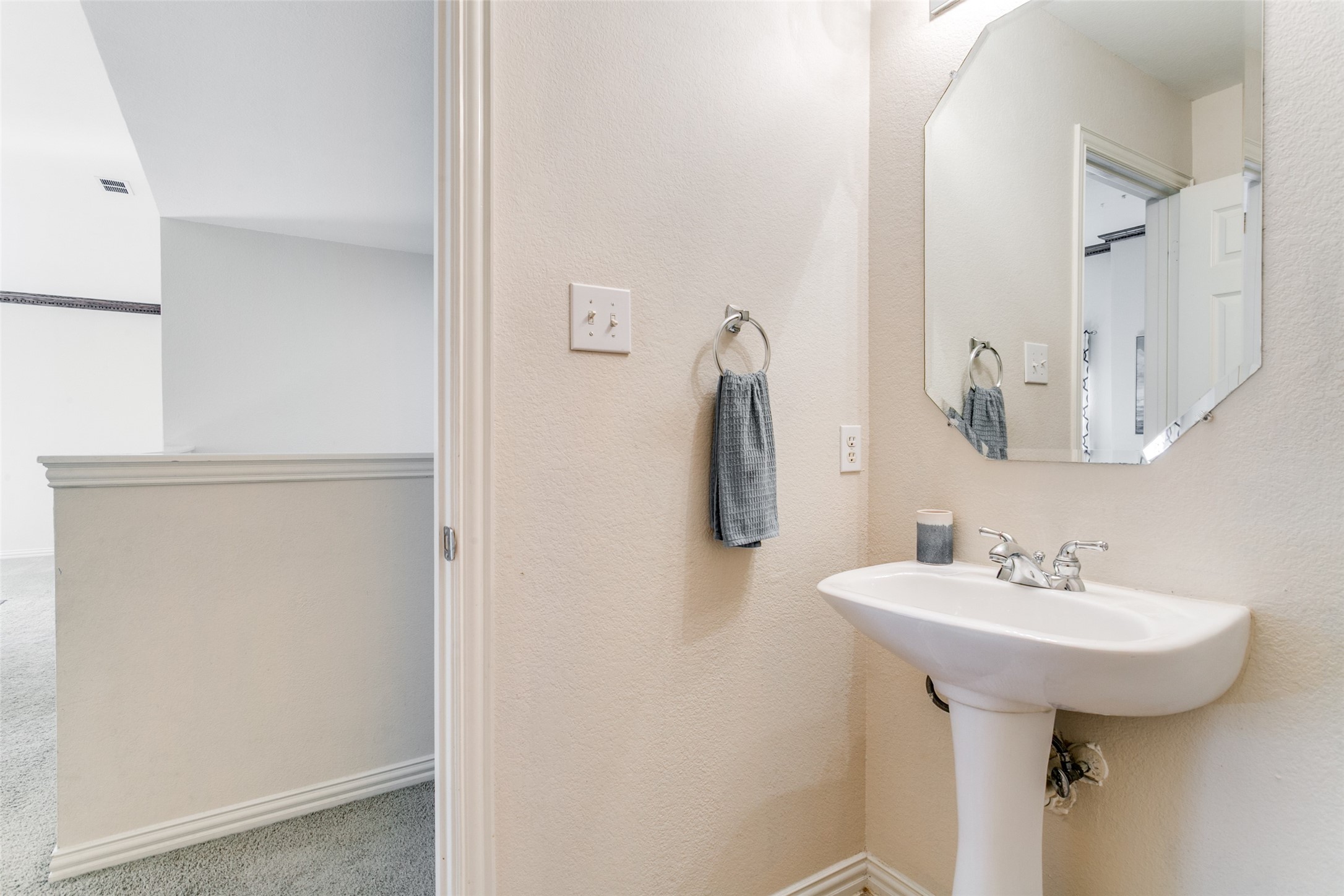 1201 Valley Vista Drive Irving TX 75063