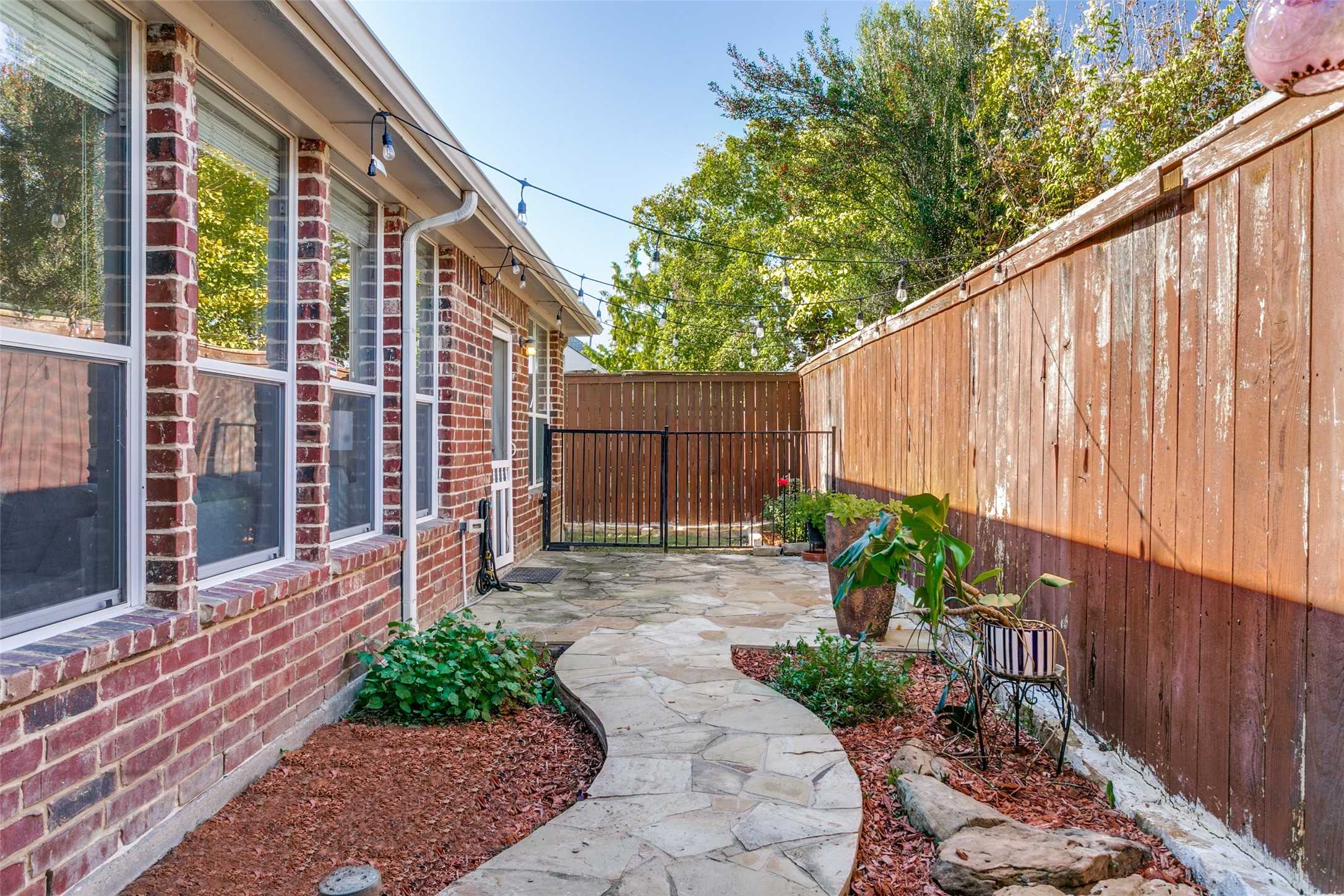 1201 Valley Vista Drive Irving TX 75063