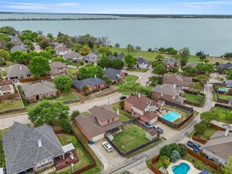 1790 Lake Breeze Drive Rockwall TX 75087