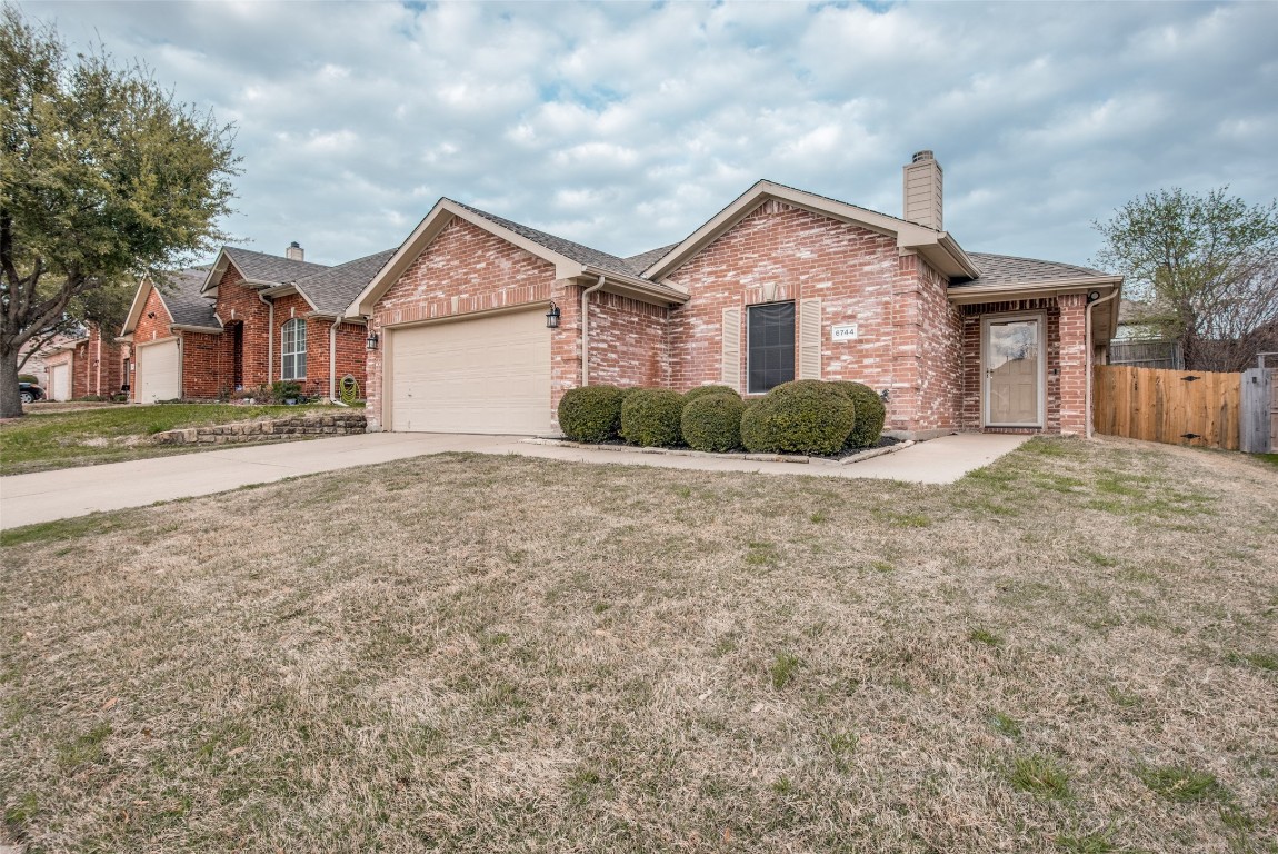 6744 Geyser Trail Watauga TX 76137