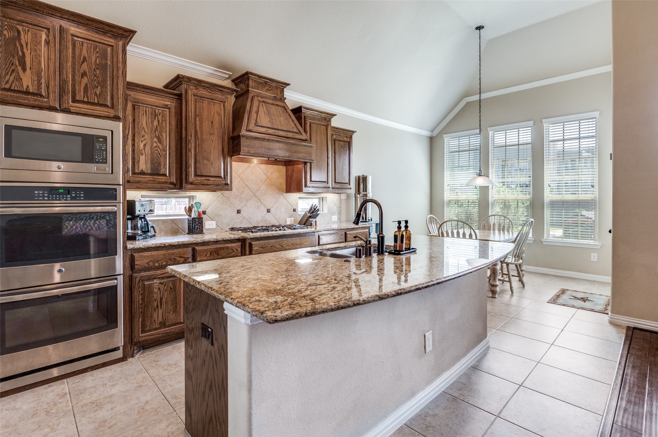 412 Dominion Drive Euless TX 76039