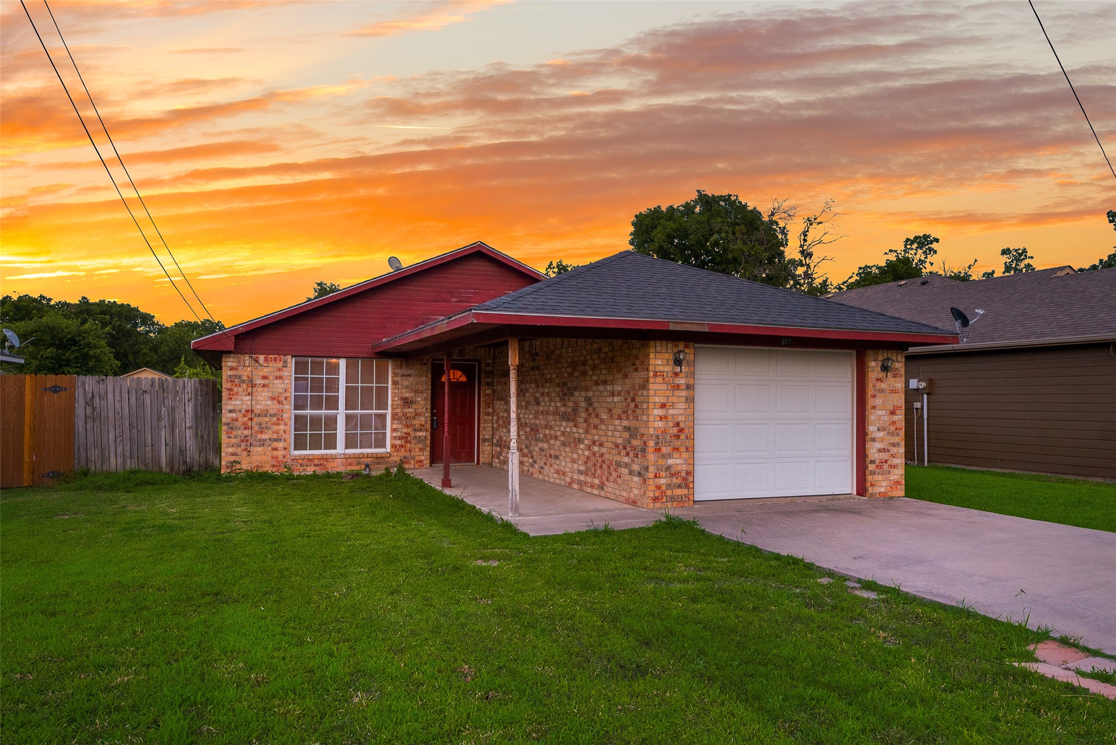 607 Franklin Avenue Pottsboro TX 75076