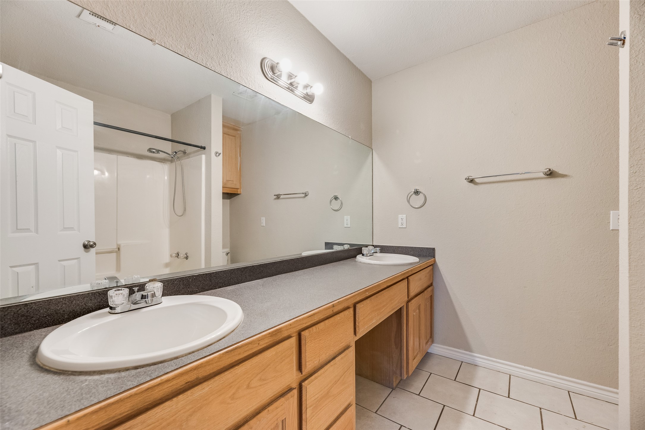 607 Franklin Avenue Pottsboro TX 75076