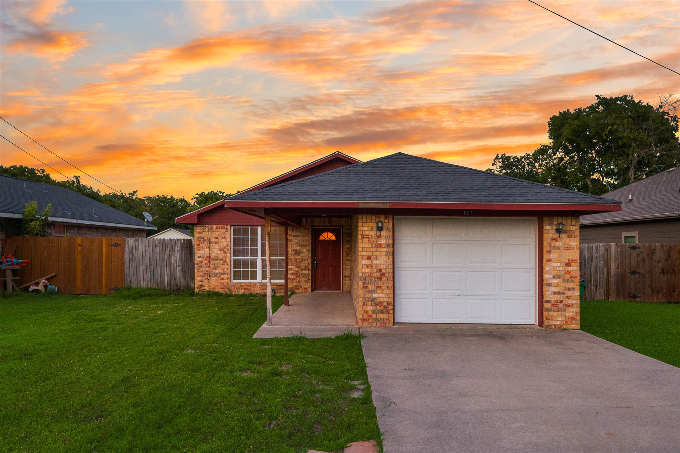 607 Franklin Avenue Pottsboro TX 75076