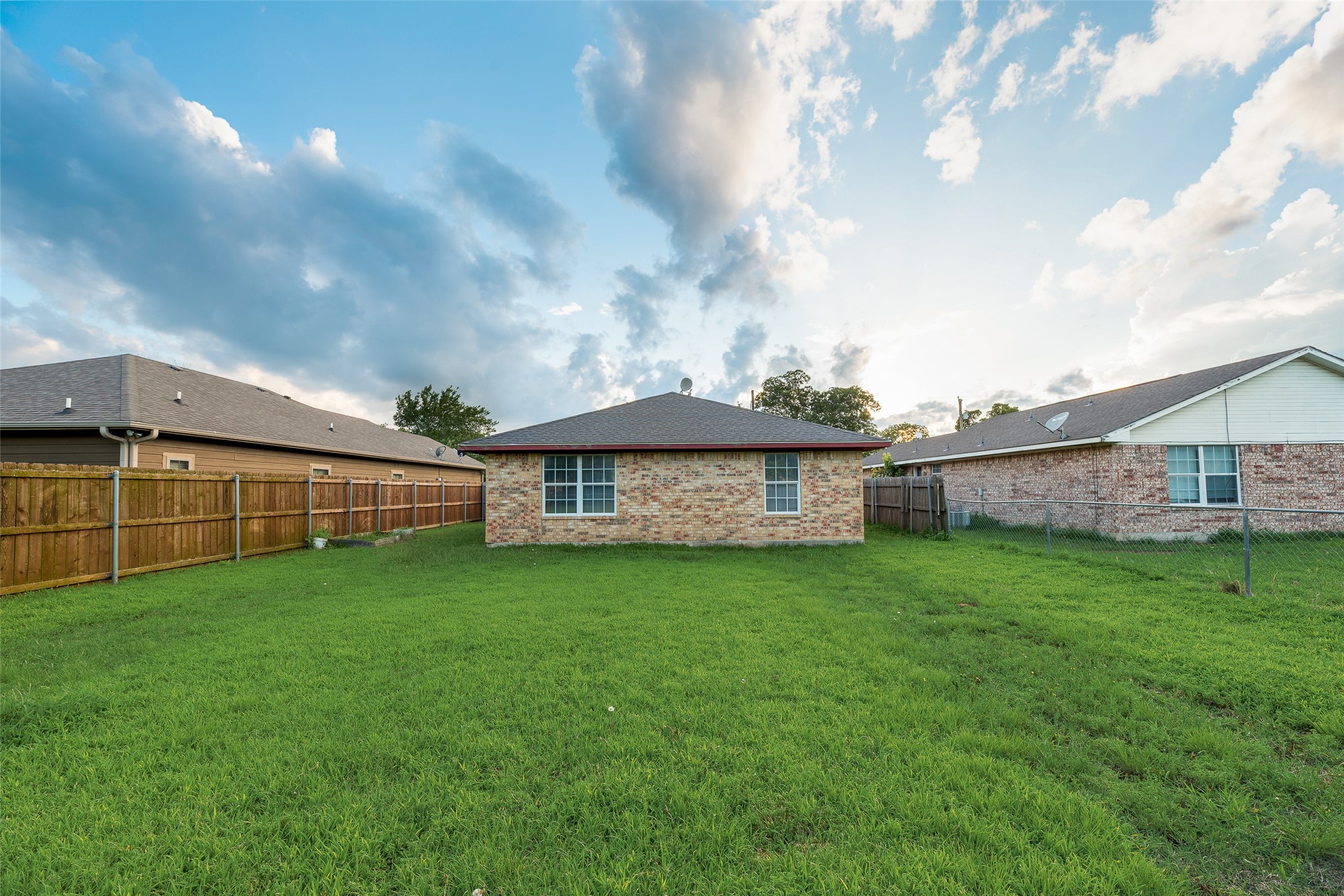 607 Franklin Avenue Pottsboro TX 75076