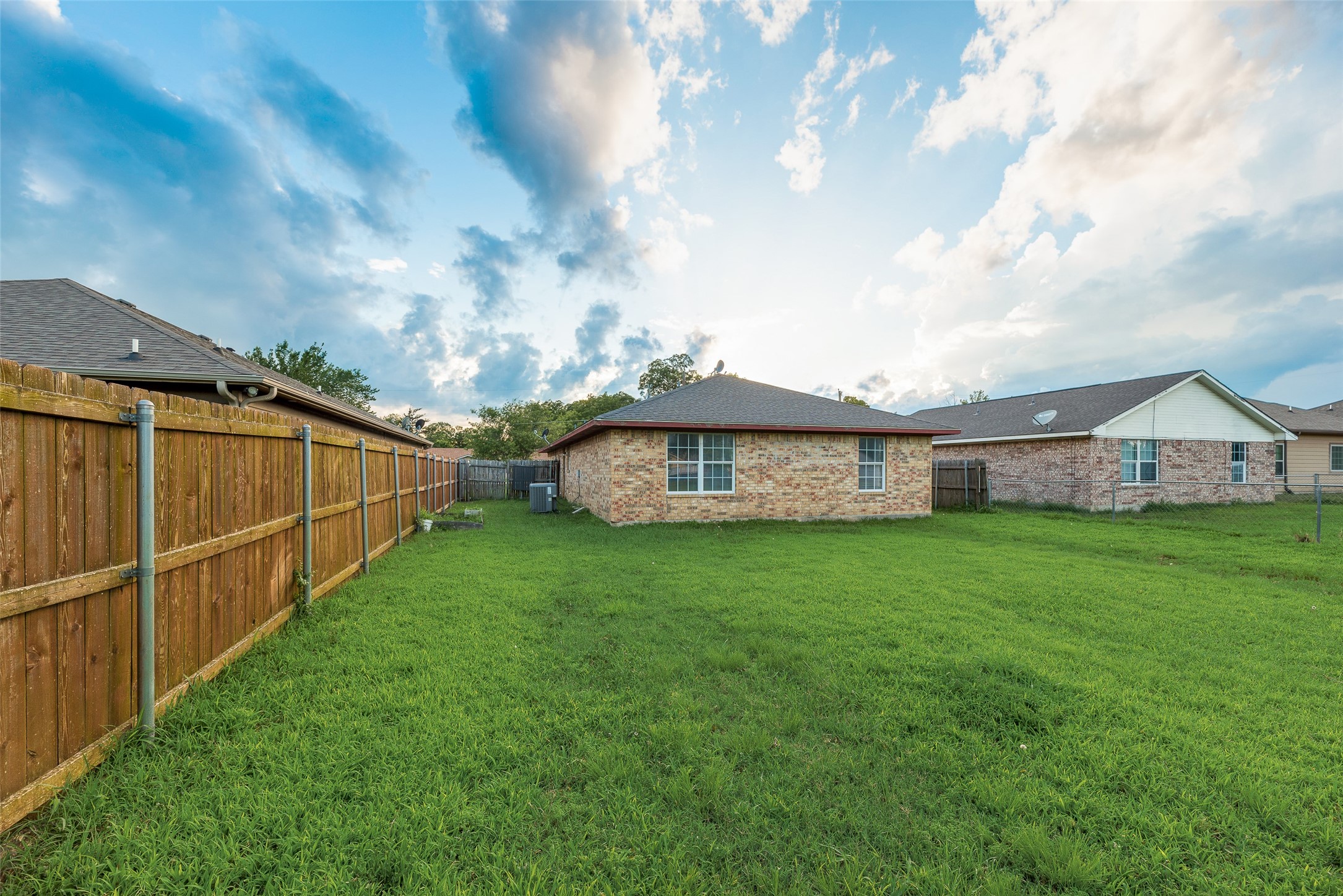 607 Franklin Avenue Pottsboro TX 75076